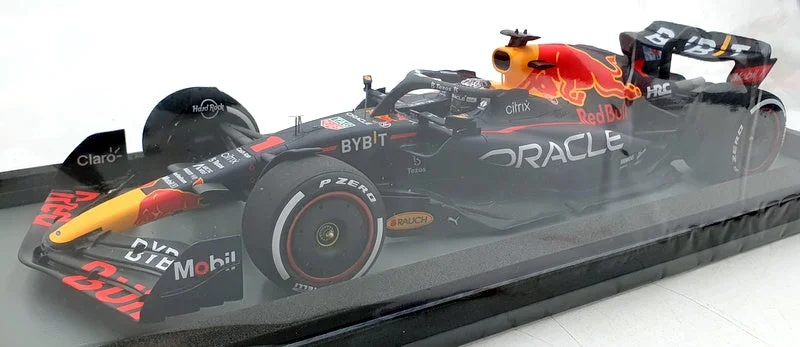 Spark 1/18 Scale Resin 18S764 - Red Bull Racing RB18 F1 2022 #1 Verstappen Miami